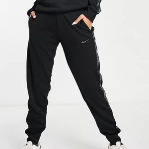 Nike Sportswear Tape Sweatpants